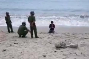 Giải cứu nam thanh niên “ngáo đá” định tự vẫn ở bãi biển Nha Trang