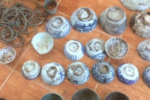 Đắk Lắk: Bắt giữ nghi can đào trộm mộ để lấy đồ vật đem bán Đắk Lắk: Bắt giữ nghi can đào trộm mộ để lấy đồ vật đem bán