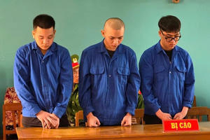An Giang: Trọng án do mâu thuẫn trên mạng, 3 bị cáo lĩnh án 16 năm tù