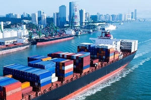 Vận tải biển toàn cầu lại gián đoạn vì lũ lụt