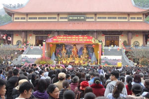 Đi chùa hiểu cho đúng để không bị chuộc lợi tâm linh