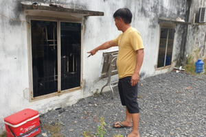 Nhóm côn đồ bất chấp luật pháp ngang nhiên hủy hoại tài sản của người dân