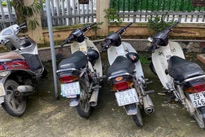 Khởi tố các đối tượng trộm cắp xem máy rồi giấu trong nghĩa trang