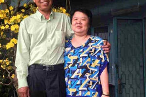 Chủ nhà giảm tiền trọ, giám đốc hỗ trợ tiền nuôi con cho nhân viên