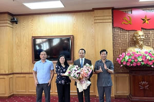 Tỉnh ủy Lai Châu chúc mừng đồng chí Trần Tiến Dũng nhận nhiệm vụ Thứ trưởng Bộ Tư pháp Tỉnh ủy Lai Châu chúc mừng đồng chí Trần Tiến Dũng nhận nhiệm vụ Thứ trưởng Bộ Tư pháp