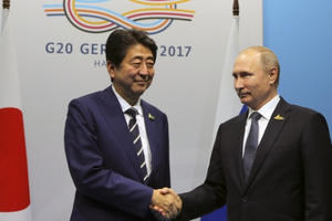 Tổng thống Putin xin lỗi Thủ tướng Nhật Bản vì cuộc hội đàm với ông Trump