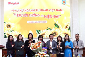 Thứ trưởng Đặng Hoàng Oanh nói chuyện chuyên đề "Phụ nữ Ngành Tư pháp Việt Nam - Từ truyền thống đến hiện đại"