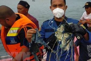 Vụ rơi máy bay Indonesia: Hải quân thông báo xác định được tọa độ rơi