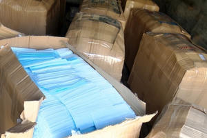 Bắt quả tang xe tải chở 46.000 khẩu trang không rõ nguồn gốc