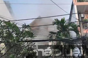 TP HCM: Cháy nhà nhiều tài sản bị thiêu rụi