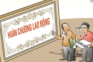 Đã là “tượng đài”, liệu có nên “vội vã” với huân chương?