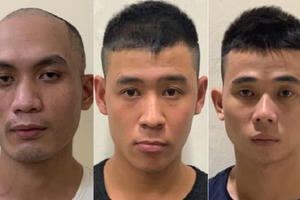 Đi xe máy không đội mũ bảo hiểm, chửi bới tông thẳng vào Công an Đi xe máy không đội mũ bảo hiểm, chửi bới tông thẳng vào Công an