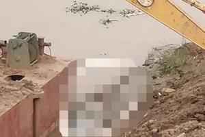 Nghệ An: Thi thể thiếu nữ 17 tuổi nổi lên dưới kênh nước