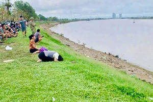 Tìm thấy thi thể 3 bố con mất tích sau nghi vấn nhảy cầu Bến Thủy tự tử