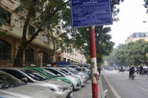 Đến Hồ Hoàn Kiếm dịp Tết gửi xe ở đâu để tránh bị chặt chém?