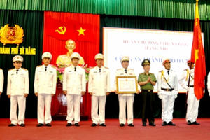 Công an TP Đà Nẵng nhận Huận chương Chiến công hạng Nhì