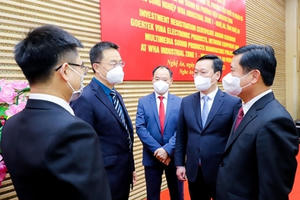 Trao giấy chứng nhận đầu tư cho dự án FDI có quy mô vốn đầu tư lớn nhất tỉnh Nghệ An