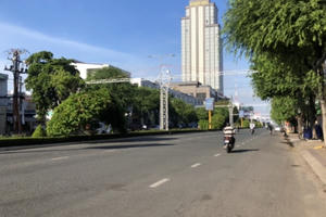 Cận cảnh TP Cần Thơ ngày đầu giãn cách xã hội theo Chỉ thị 16