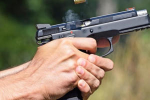 Hỗn chiến từ mâu thuẫn tiền bạc, một người đàn ông bị bắn chết