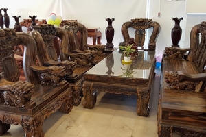 Đại gia Sài Thành: 2 năm chế bộ bàn ghế gần 2 tỷ