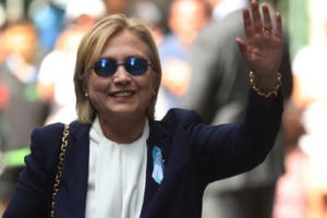 Bà Clinton lần đầu lên tiếng trấn an dư luận sau sự cố ngã quỵ