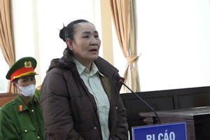 Gần 30 năm tù cho nhóm đối tượng dùng "sổ đỏ" giả để thế chấp vay ngân hàng Gần 30 năm tù cho nhóm đối tượng dùng "sổ đỏ" giả để thế chấp vay ngân hàng