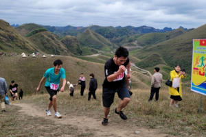 Sôi nổi giải chạy "Chinh phục đồi cỏ Ba Quáng" và Giải đua xe đạp "Đi giữa mùa hoa Trạng Nguyên"