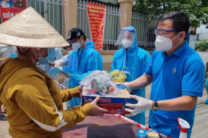 Cán bộ lãnh đạo đặt người dân lên trên sinh mệnh chính trị