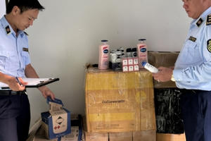 Kiên Giang: Phát hiện kho hàng mỹ phẩm "vô chủ"