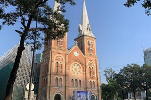 Vì an toàn, nhà thờ Đức Bà Sài Gòn ngưng đổ chuông