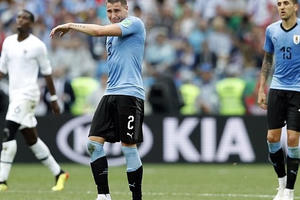 Uruguay "gục ngã" trước những chú "Gà trống"