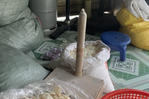 Không xác định được nguồn gốc hàng trăm kg bao cao su đã qua sử dụng được tái chế ở Bình Dương