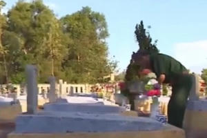 Người thương binh tình nguyện ở lại bên đồng đội Người thương binh tình nguyện ở lại bên đồng đội