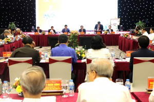 Ngăn chặn cho được sự suy thoái về tư tưởng chính trị, đạo đức, lối sống