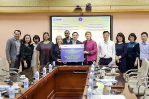 Việt Nam nhận hỗ trợ vật tư y tế Covid-19 trị giá 1 triệu USD