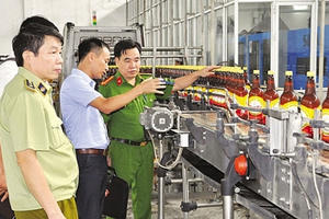 DN một quý bị thanh tra 18 lần: Lo ngại cán bộ lợi dụng "ăn tiền" DN một quý bị thanh tra 18 lần: Lo ngại cán bộ lợi dụng "ăn tiền"