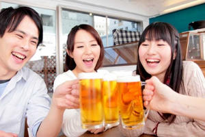 Bí quyết uống rượu bia không lo rối loạn tiêu hóa của người Nhật