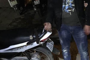 Hà Nội: Phát hiện thanh niên vác bao tải hung khí đi giải quyết mâu thuẫn