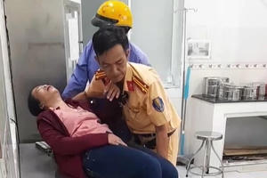 Phạt nguội xe chở người đi cấp cứu - Bài 4: “Giờ vàng” để cứu nạn nhân Phạt nguội xe chở người đi cấp cứu - Bài 4: “Giờ vàng” để cứu nạn nhân