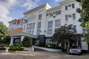 Bài 3 - Huyện Phù Yên có 23 công chức không có bằng Đại học, chứng chỉ tin học, ngoại ngữ Bài 3 - Huyện Phù Yên có 23 công chức không có bằng Đại học, chứng chỉ tin học, ngoại ngữ