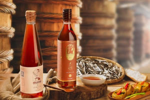 Nước mắm lên sàn ra thế giới