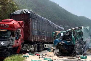 Va chạm trên QL2, một người tử vong, một người mắc kẹt trong cabin được giải cứu