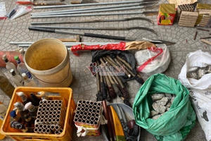 Thu giữ lựu đạn, bom xăng, bắt các đối tượng gây rối ở xã Đồng Tâm