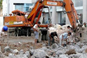 Áp dụng quy định nào để cưỡng chế phá dỡ công trình xây dựng vi phạm?