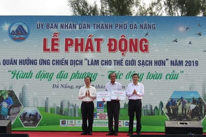 Hơn 2.000 người tham gia chiến dịch “Làm cho thế giới sạch hơn” tại Đà Nẵng