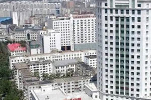 Trung Quốc đối phó hai ổ dịch mới, phạt một loạt quan chức