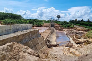 Kon Tum: Công bố tình huống khẩn cấp sau khi đập thuỷ lợi Đăk Ngao 1 bị vỡ
