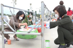 Những chiếc lốp xe mang đến nụ cười trẻ thơ