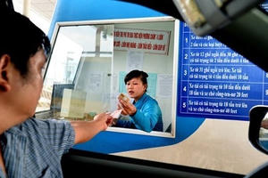 “Cấm cửa” hàng chục xe khách trốn phí trên tuyến Nội Bài – Lào Cai