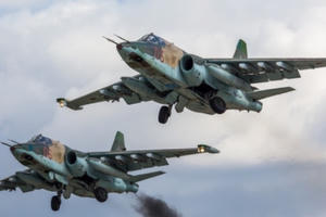 Quân đội Nga chặn đường cao tốc để cường kích Su-25 hạ cánh